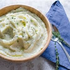 Paleo Garlic Mashed Cauliflower - by The Organic Bunny