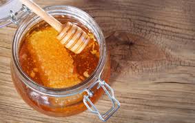 Raw honey – is it really good for you? - by The Superfood Blog